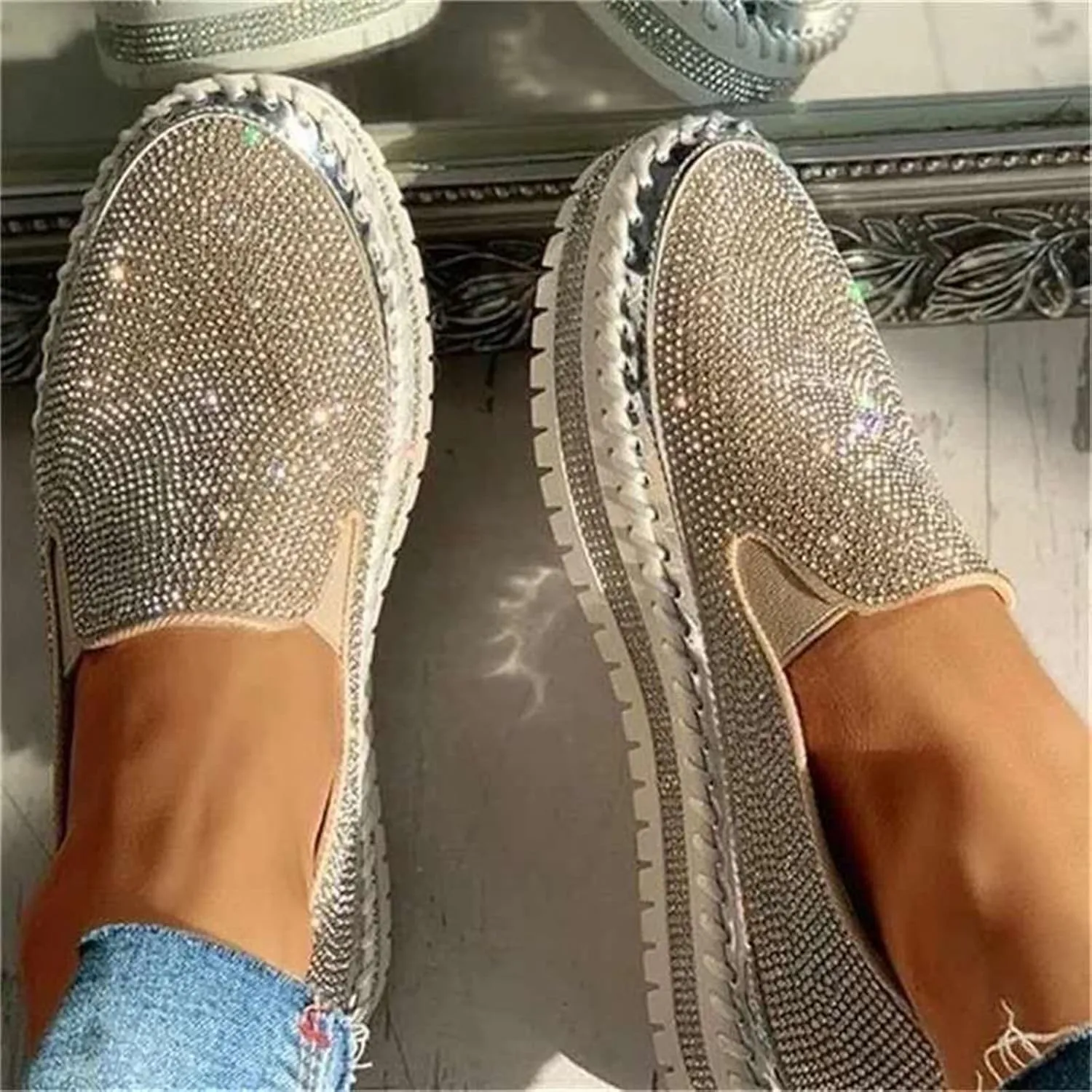 Lausiuoe Shoes For Women Sneakers Fashion Slip On Canvas Loafers Casual Classic Lightweight Comfort Flat Walking Shoes